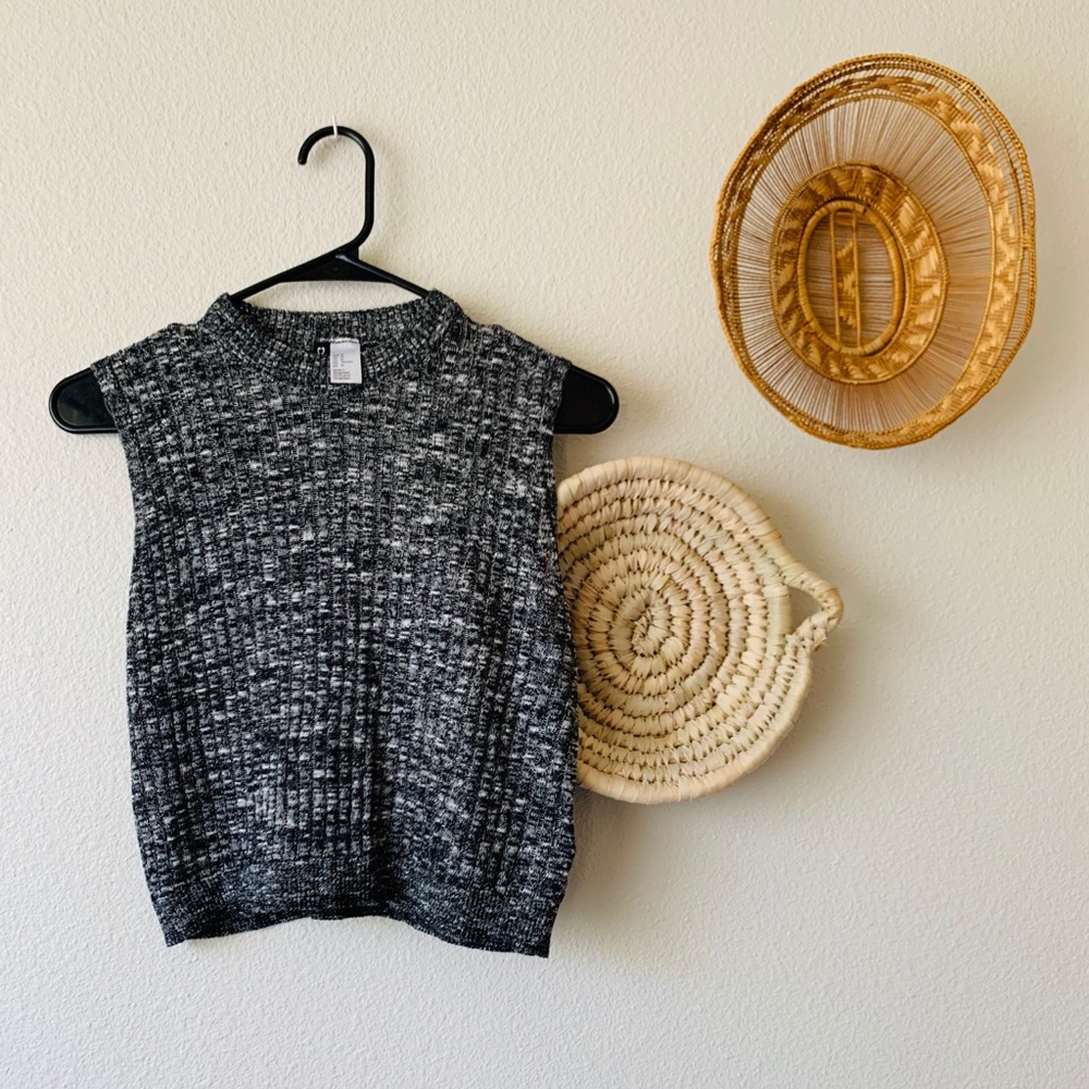 NWOT Speckled Crop Thin Sweater
